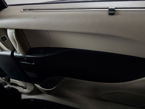 Used 2021 Chrysler Voyager Lxi image 27