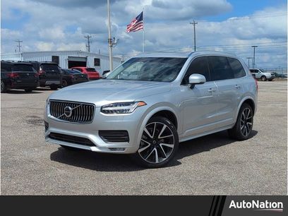 Used 2022 Volvo XC90 T6 Momentum w/ Advanced Package