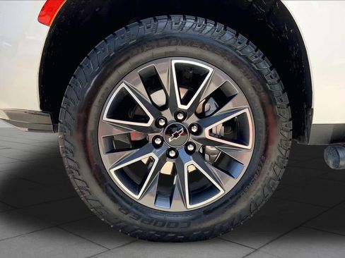Used 2024 Chevrolet Tahoe Z71 AWD/4WD image 11