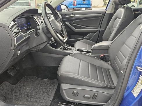 Used 2023 Volkswagen Jetta SE image 11