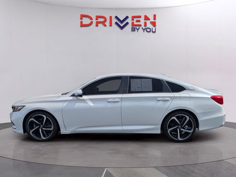 Used 2019 Honda Accord Sport image 2