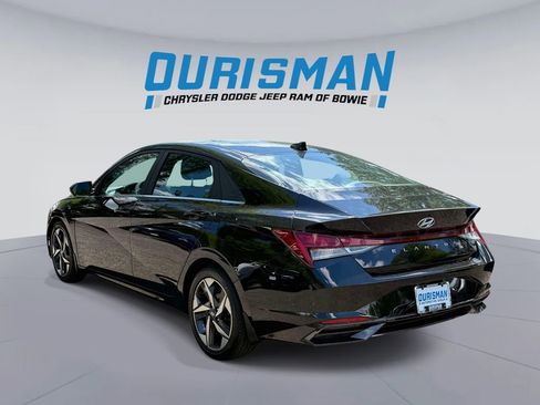 Used 2022 Hyundai Elantra SEL w/ Convenience + Premium Package FWD image 4