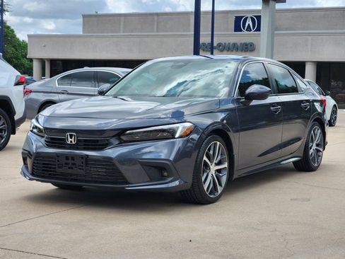 Used 2022 Honda Civic Touring image 4