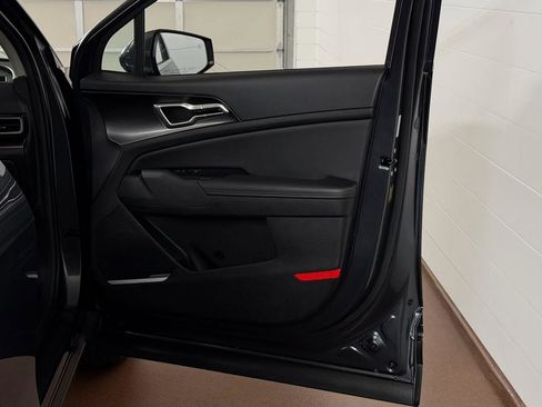 Used 2023 Kia Sportage EX image 41