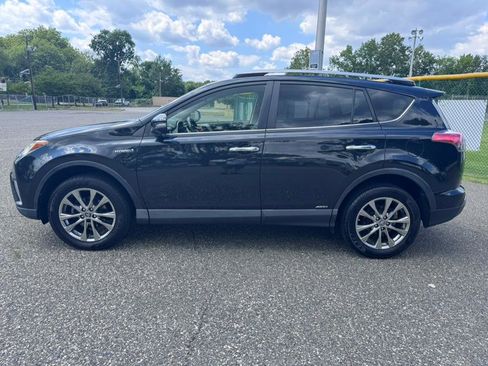 Used 2017 Toyota RAV4 Limited image 4