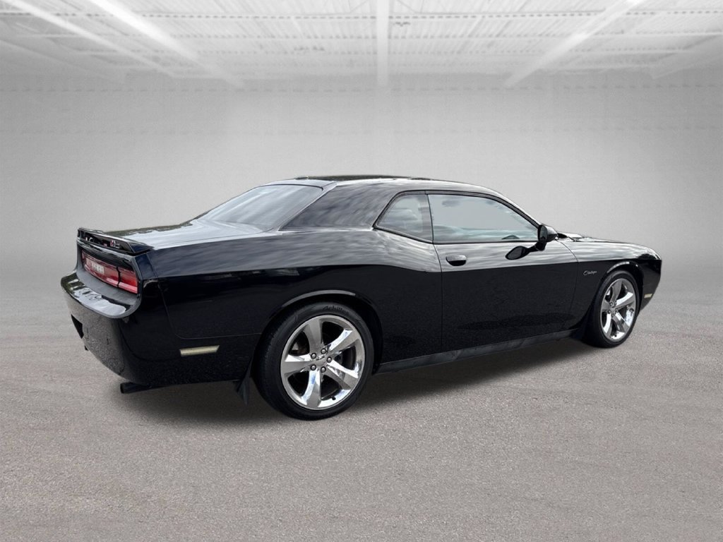 Used 2014 Dodge Challenger R/T Plus RWD image 2