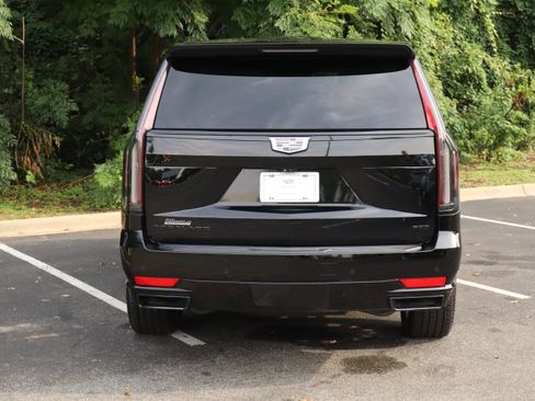 Used 2023 Cadillac Escalade Sport Platinum w/ LPO, ONYX Package AWD/4WD image 6