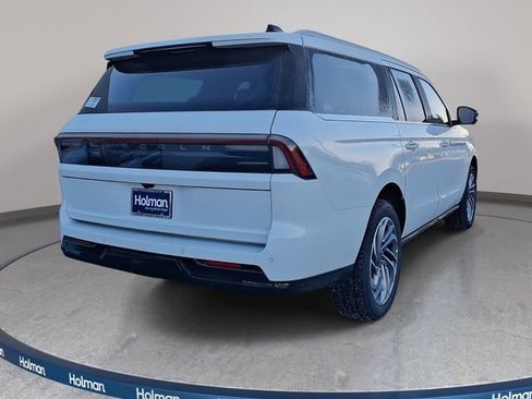 New 2026 Lincoln Navigator L Reserve AWD/4WD image 5