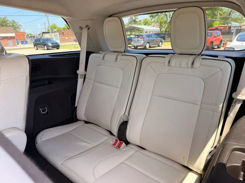 Used 2022 Lincoln Aviator Black Label w/ Dynamic Handling Package AWD/4WD image 14