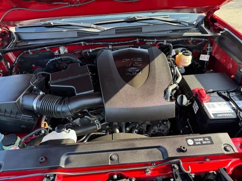 Used 2019 Toyota Tacoma TRD Sport image 27