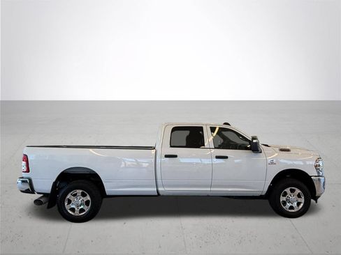 Used 2024 RAM 2500 Tradesman w/ Chrome Appearance Group AWD/4WD image 6