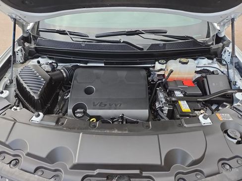 Used 2023 Chevrolet Traverse Premier image 38