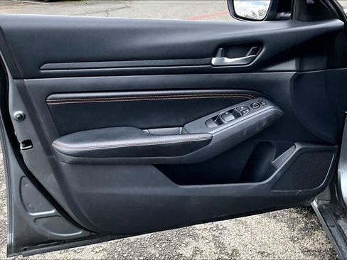 Used 2020 Nissan Altima 2.5 SR w/ Premium Package image 21