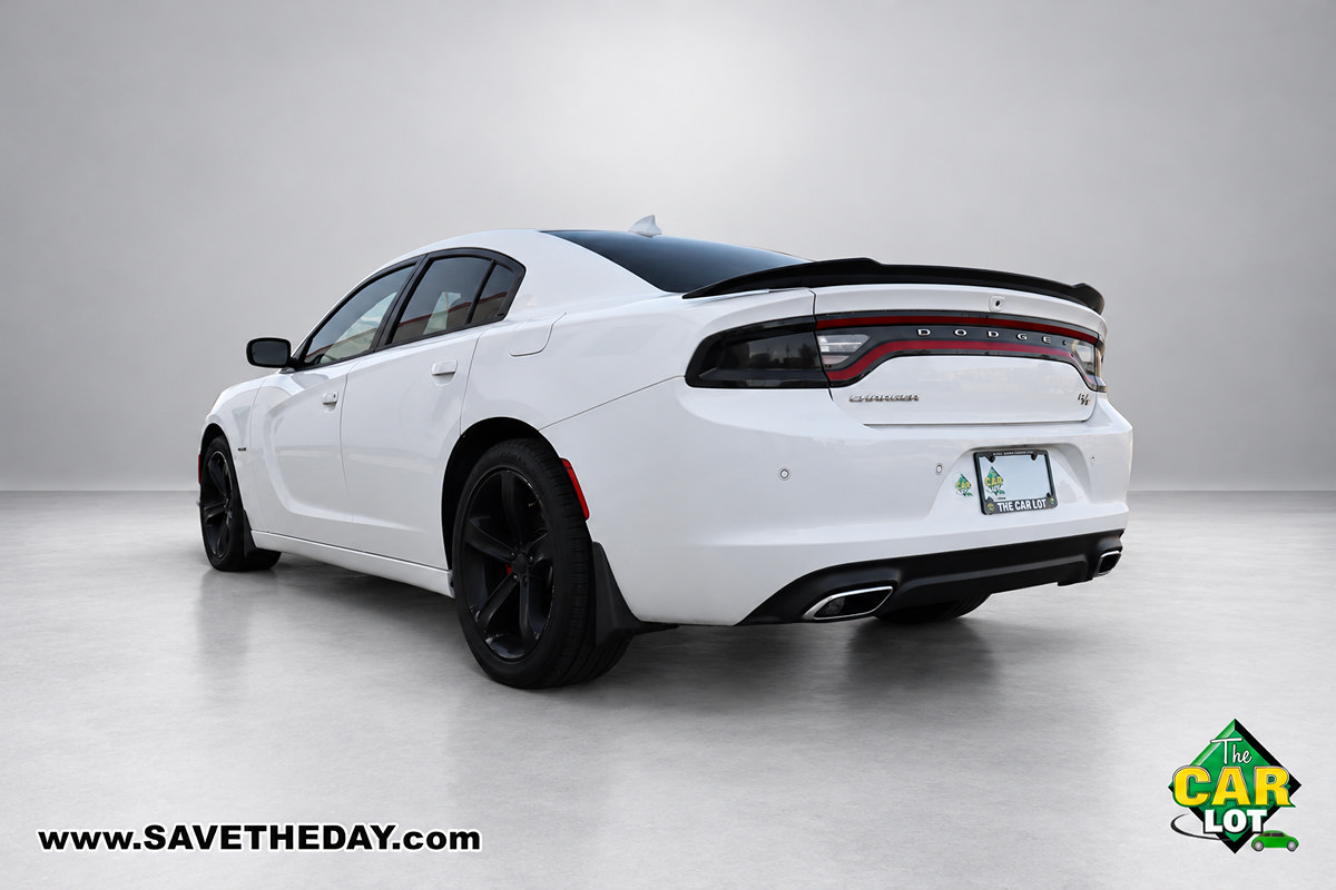 Used 2016 Dodge Charger R/T w/ Navigation & Travel Group RWD image 4