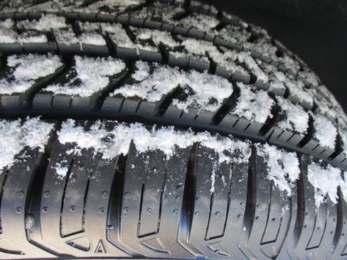 Certified 2023 Volvo XC60 B5 Plus image 10