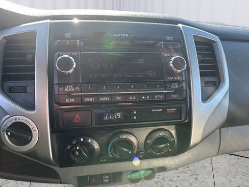 Used 2012 Toyota Tacoma 4x4 Double Cab w/ TRD Off-Road Pkg image 32