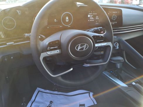 Used 2024 Hyundai Elantra SEL image 11