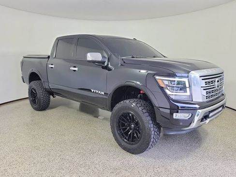 Used 2021 Nissan Titan Platinum Reserve w/ Moonroof Package AWD/4WD image 4