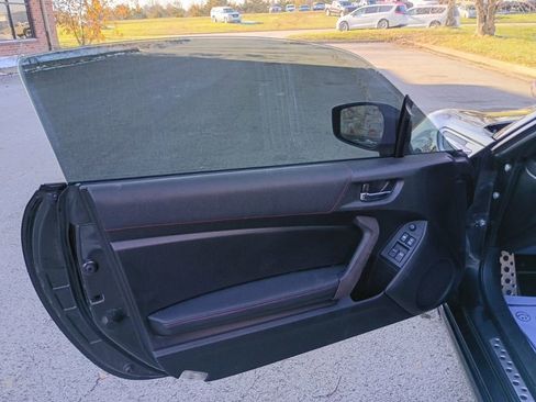 Used 2014 Subaru BRZ Limited w/ Popular Package #2B image 10