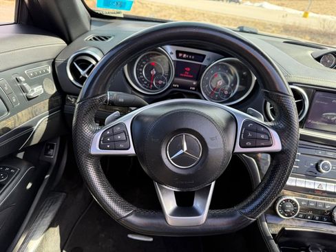 Used 2017 Mercedes-Benz SL 550 image 23