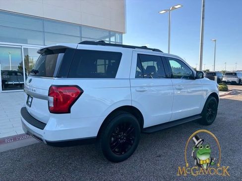 Used 2024 Ford Expedition XLT RWD image 4