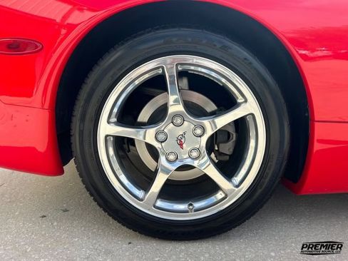 Used 2001 Chevrolet Corvette Coupe w/ Preferred Equipment Group2 image 49