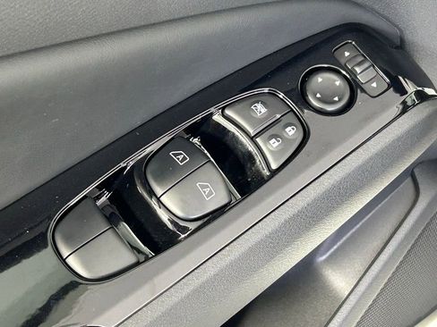 Used 2025 Nissan Altima 2.5 SL image 33