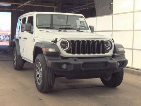 Used 2024 Jeep Wrangler Sport S image 3