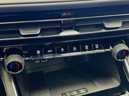 New 2026 Chevrolet Traverse LT w/ Driver Confidence Package image 18