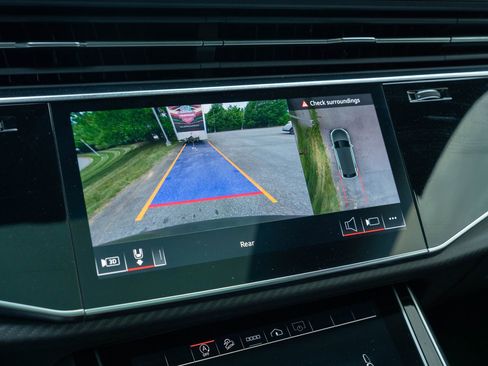 Used 2024 Audi SQ8 Premium Plus AWD/4WD image 25