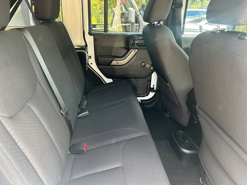 Used 2017 Jeep Wrangler Unlimited Sport w/ Connectivity Group AWD/4WD image 11