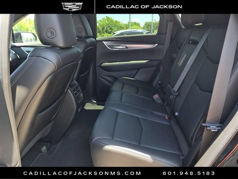 Used 2025 Cadillac XT5 Luxury FWD image 28