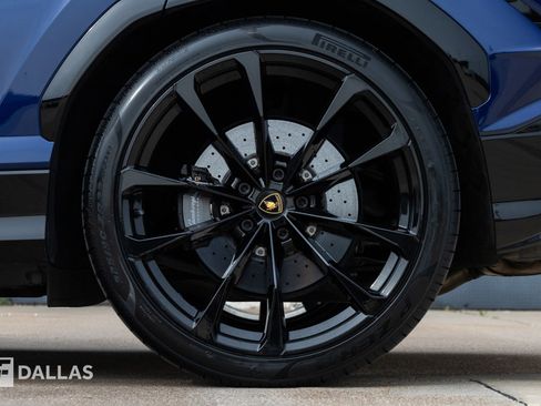 Used 2024 Lamborghini Urus S image 9