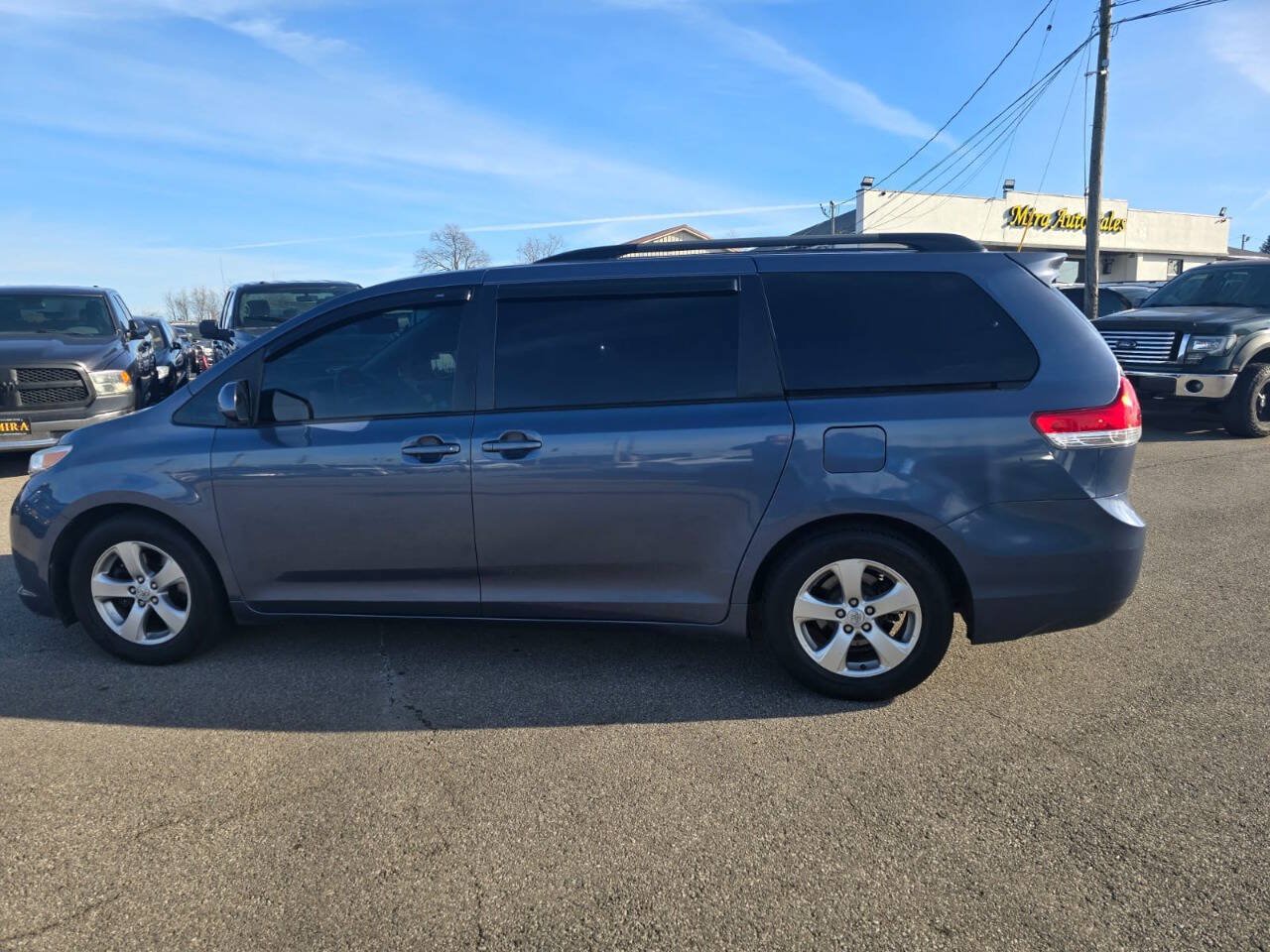 Used 2014 Toyota Sienna LE FWD image 42