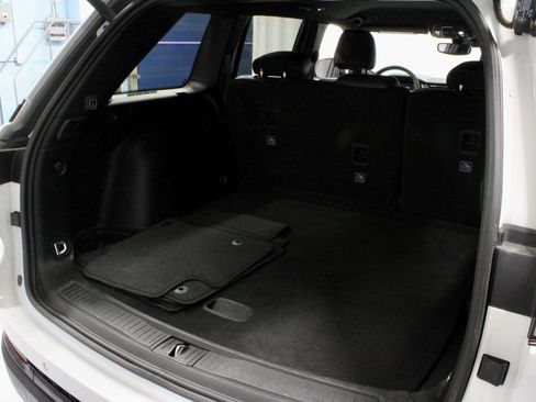 Used 2023 Jeep Grand Cherokee Altitude AWD/4WD image 14