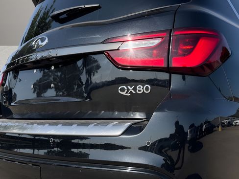 Used 2023 INFINITI QX80 Premium Select w/ Cargo Package RWD image 7