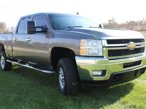 Used 2011 Chevrolet Silverado 2500 LT w/ Interior Plus Package image 7