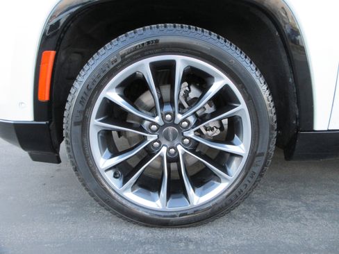 Used 2023 Jeep Wagoneer L Series III w/ Premium Group I image 55