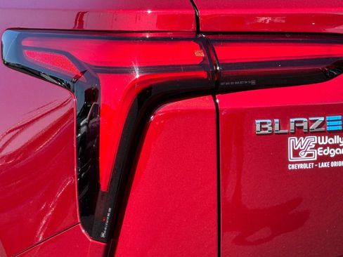 Used 2024 Chevrolet Blazer EV LT AWD/4WD image 44