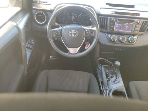 Used 2018 Toyota RAV4 LE image 14