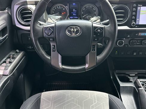 Used 2020 Toyota Tacoma TRD Sport w/ Technology Package AWD/4WD image 36