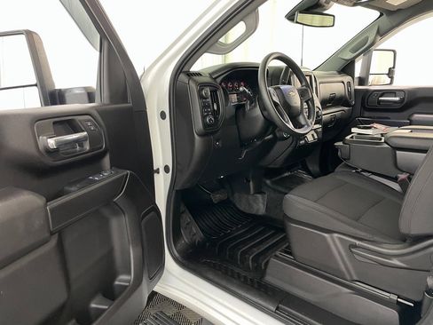 Used 2024 Chevrolet Silverado 2500 W/T w/ WT Convenience Package image 9