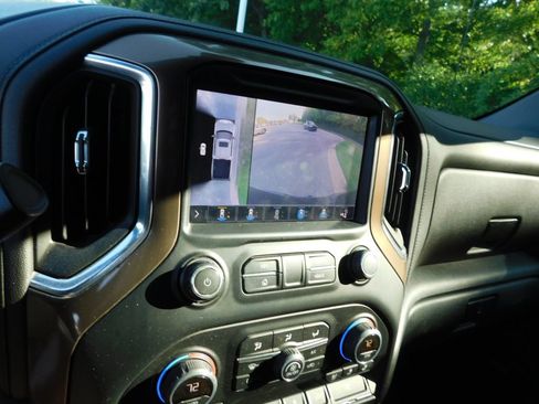 Certified 2019 Chevrolet Silverado 1500 High Country w/ Technology Package AWD/4WD image 4