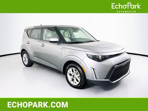 Used 2025 Kia Soul LX w/ LX Technology Package image 1