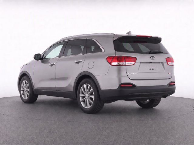 Used 2018 Kia Sorento AWD image 3