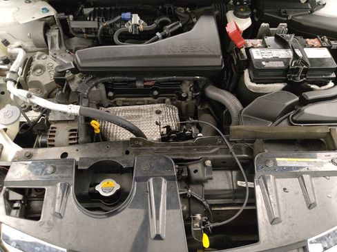Used 2020 Nissan Rogue SV FWD image 30