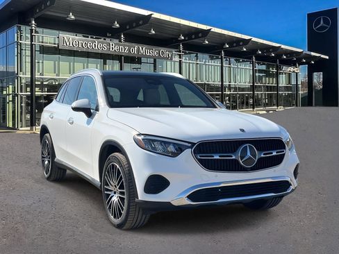Used 2026 Mercedes-Benz GLC 300 4MATIC image 1