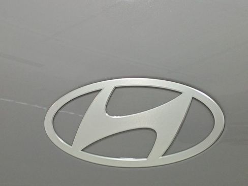 New 2026 Hyundai Ioniq 9 SE AWD/4WD image 8