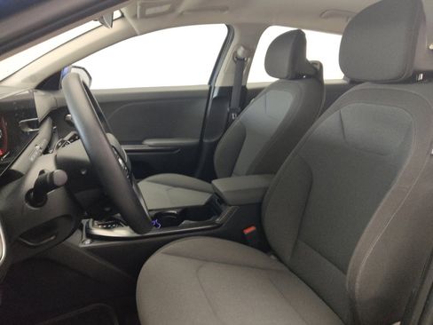 Used 2025 Kia K4 FWD image 17
