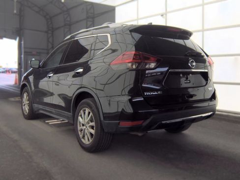 Used 2019 Nissan Rogue S w/ Special Edition Package FWD image 6
